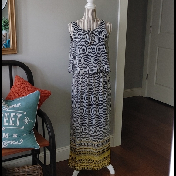 Robert Louis Maxi Dress - Picture 1 of 7